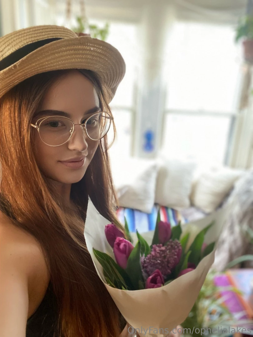 Sometimes it s nice to spoil myself with some fresh flowers i can t part 1 