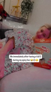 There s two types of girls during the holidays and i m both