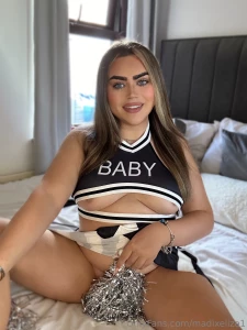Unlock this to see what a naughty cheerleader i am with the pom pom