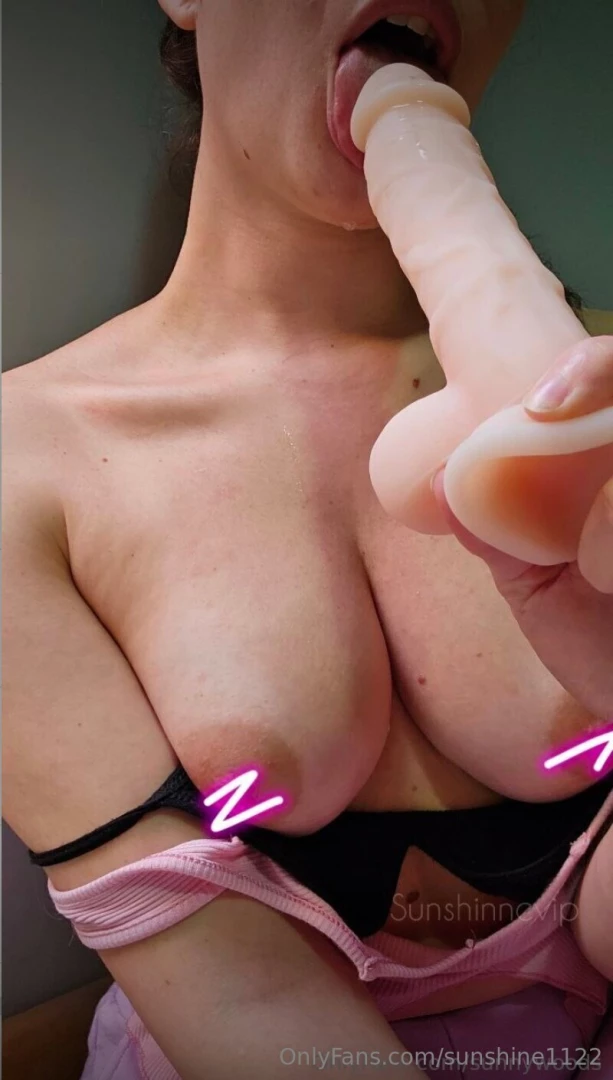 I wanna be your naughty slut tip 25 to watch me give a sloppy bj 