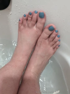 Want a foot video send me a dm