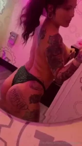 She little but she jiggle