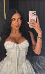 You all loved my dress in stories so much that i should keep it here i