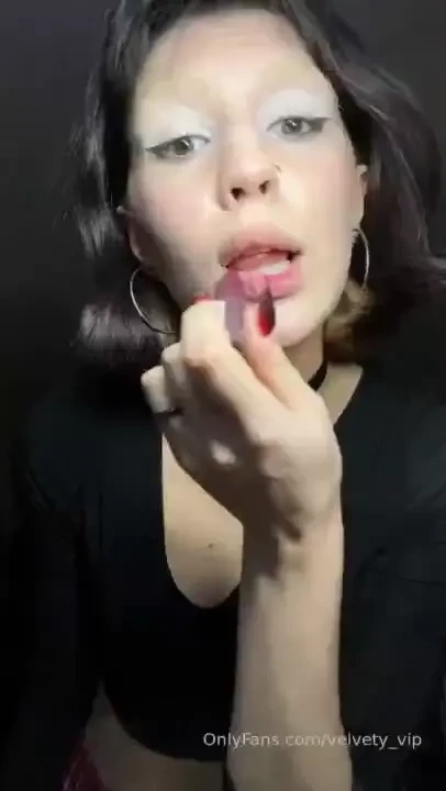 Ready to give you a kiss 