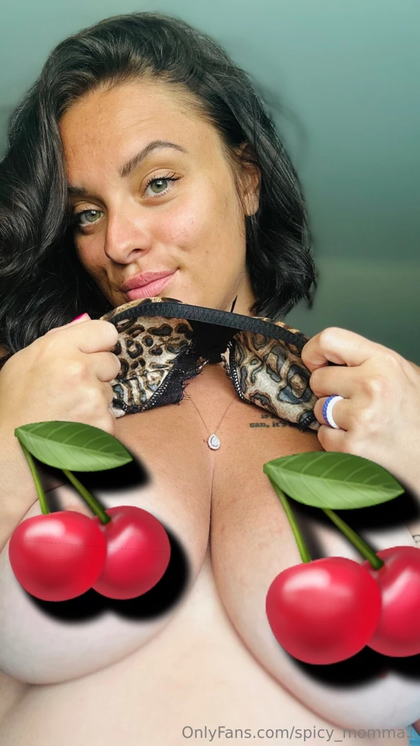 Go see the uncensored photo on my extra spicy page 