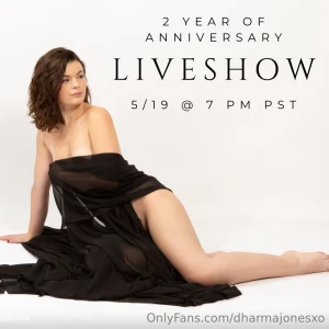 I m going live on my vip page tonight 7 pm pst to celebrate 2 years of