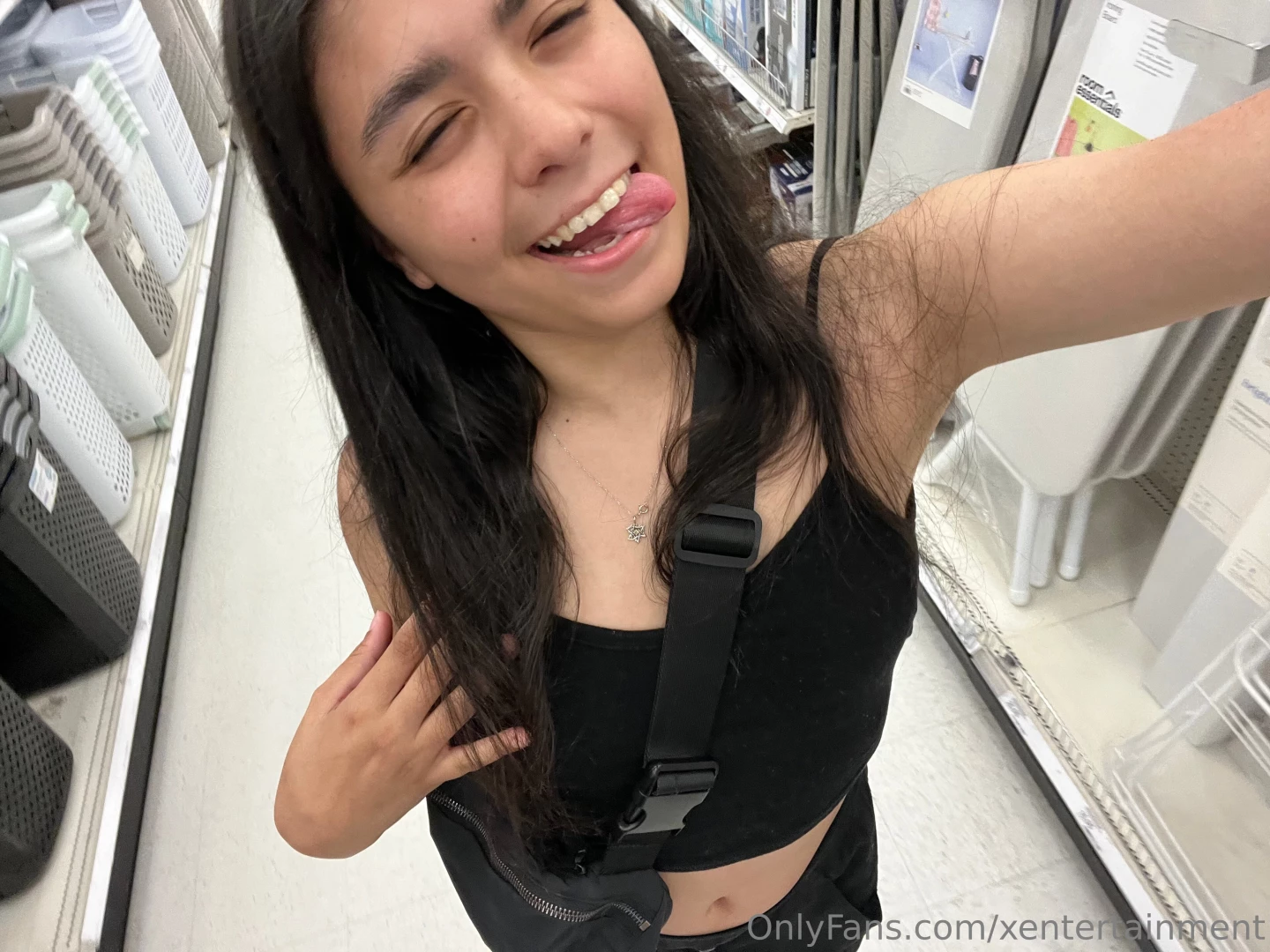 Happy 4 20 loves hmu for smoking content 