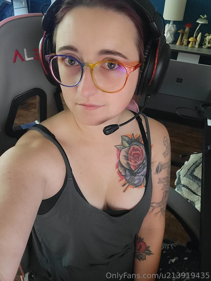 Quick gaming selfie also i have noticed an increase of other creators 