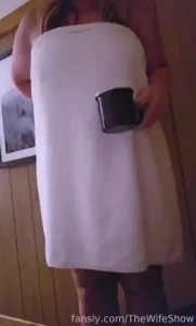 Being a naughty wife and dropping my towel for you fyp wife