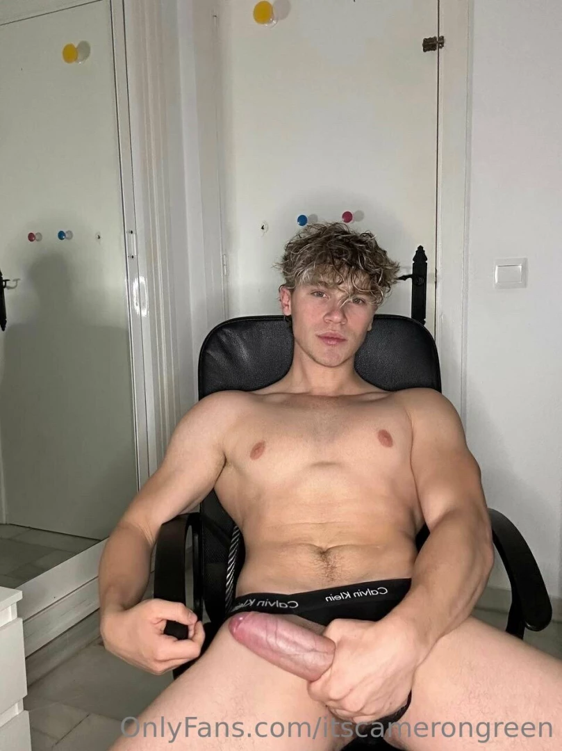 If you ve got it flaunt it newcomer itscamerongreen an 18-year-old guy part 5 