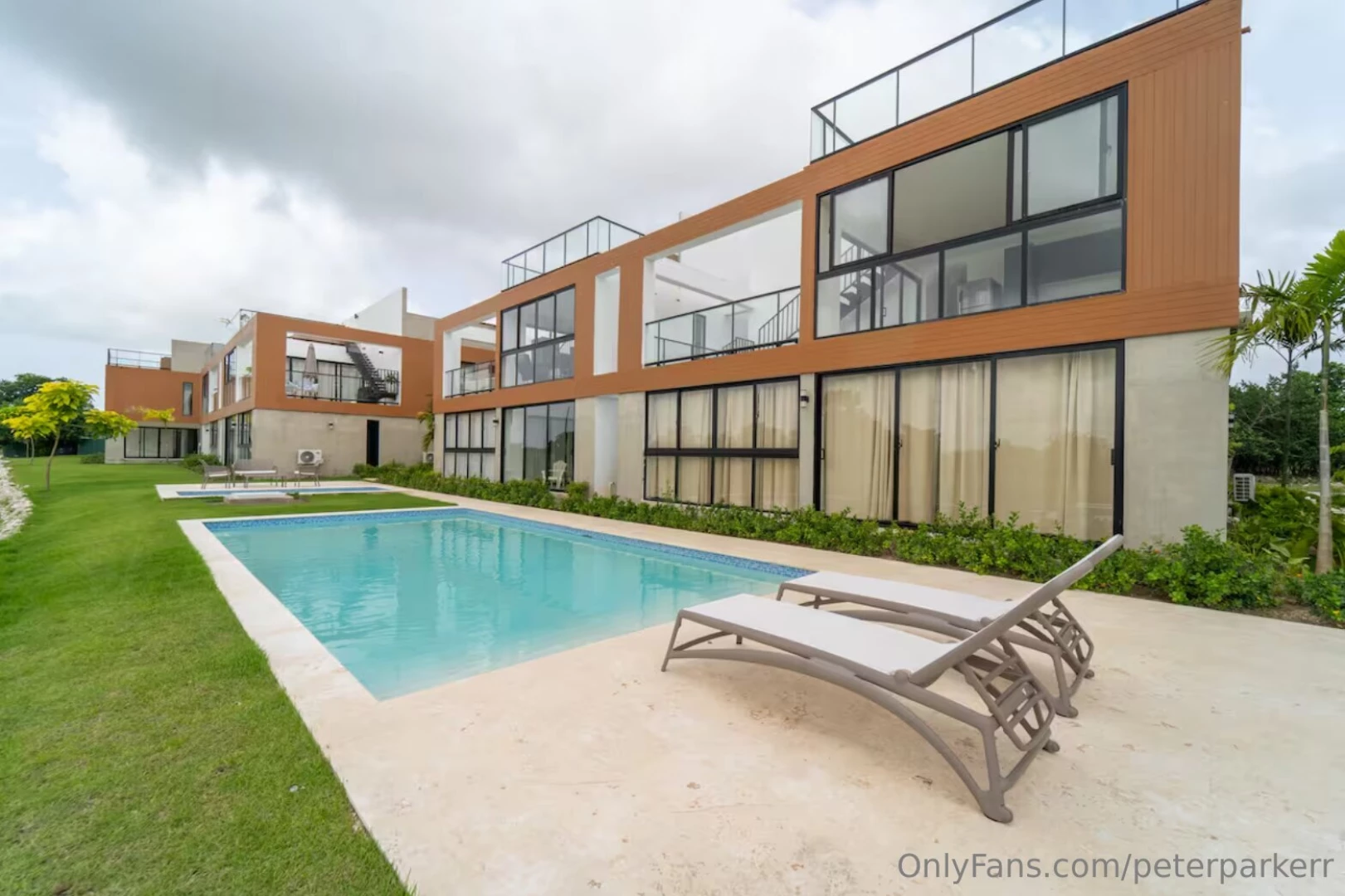 It was -22 c today where i live f uck that so i booked a brief airbnb part 3 