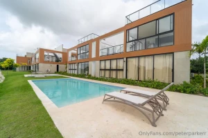 It was -22 c today where i live f uck that so i booked a brief airbnb part 3