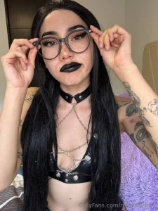 Guess who just logged on your new anime-obsessed e-girl domme part 1