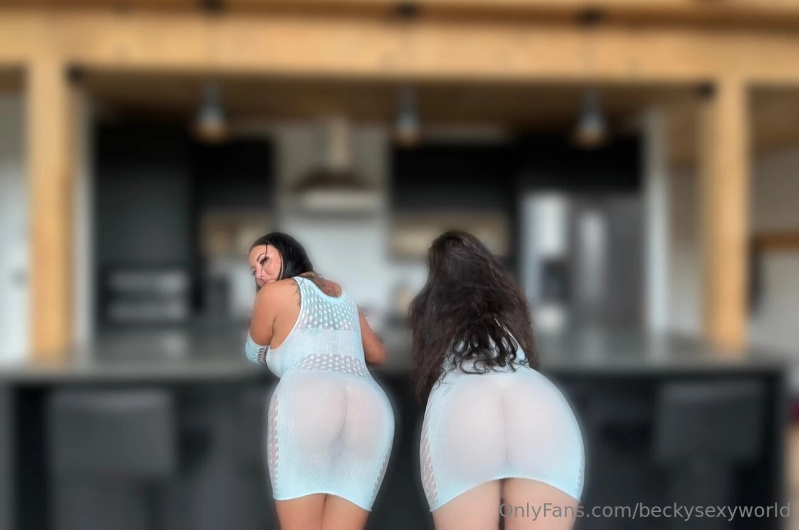 What would you put in our ass qu est-ce que tu metterais dans notre 