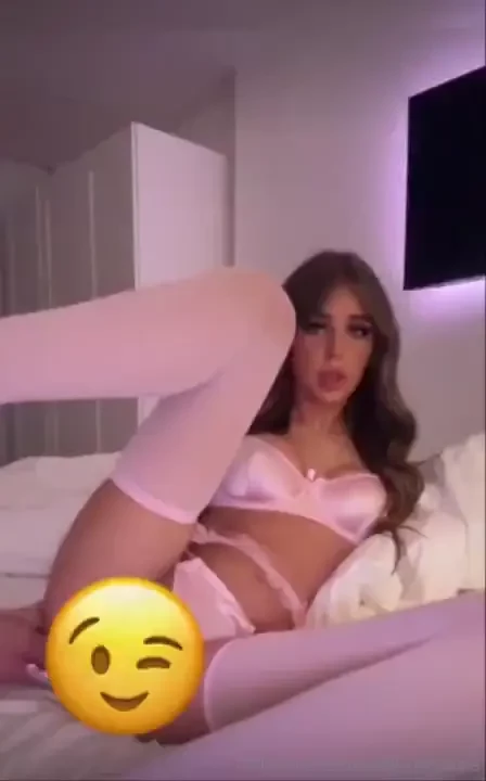 This feels so fucking good i know the emoji is driving you crazyyy you 