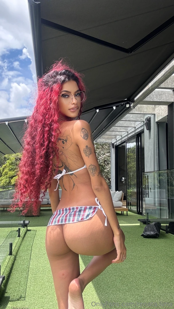 Kiss me like a curse 