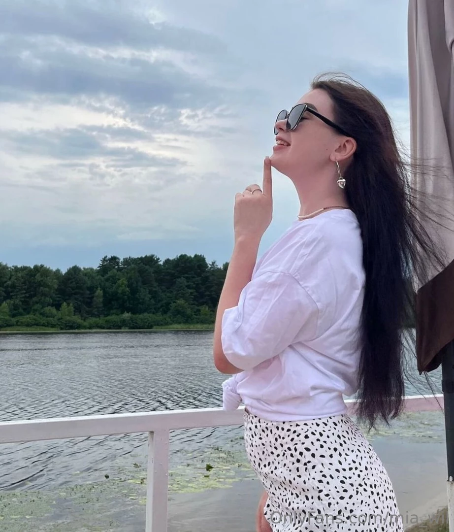 My sleep is totally messed up no light at home for hours so i sleep 