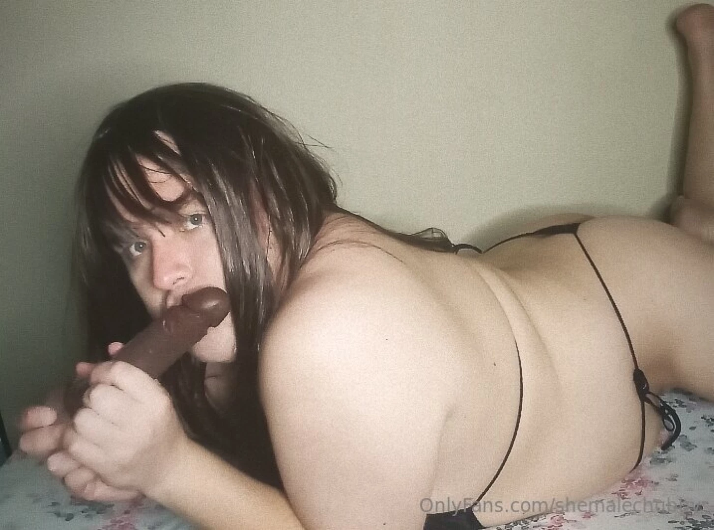 Any straight guys online i wanna play 