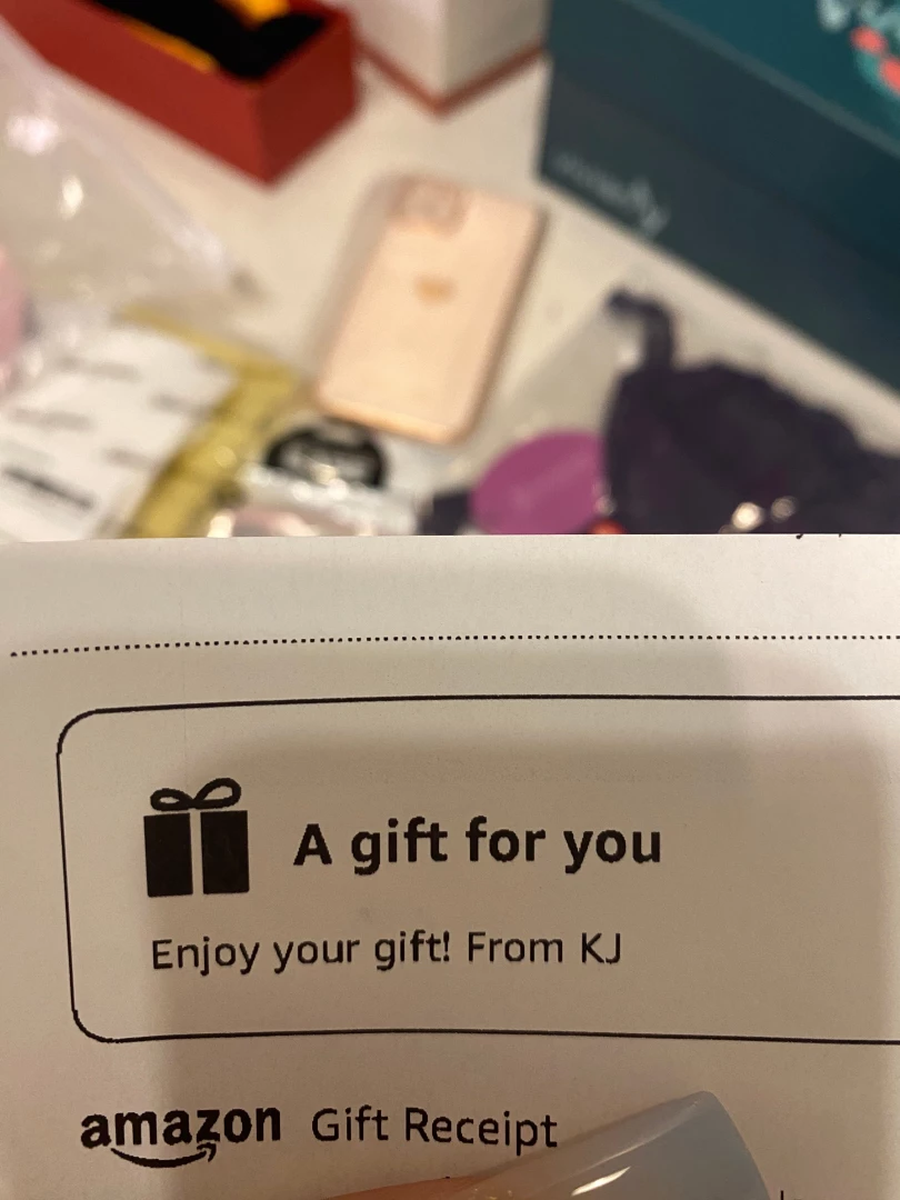 Omgggg someone just gifted me a ton of gifts from my amazon wishlist 