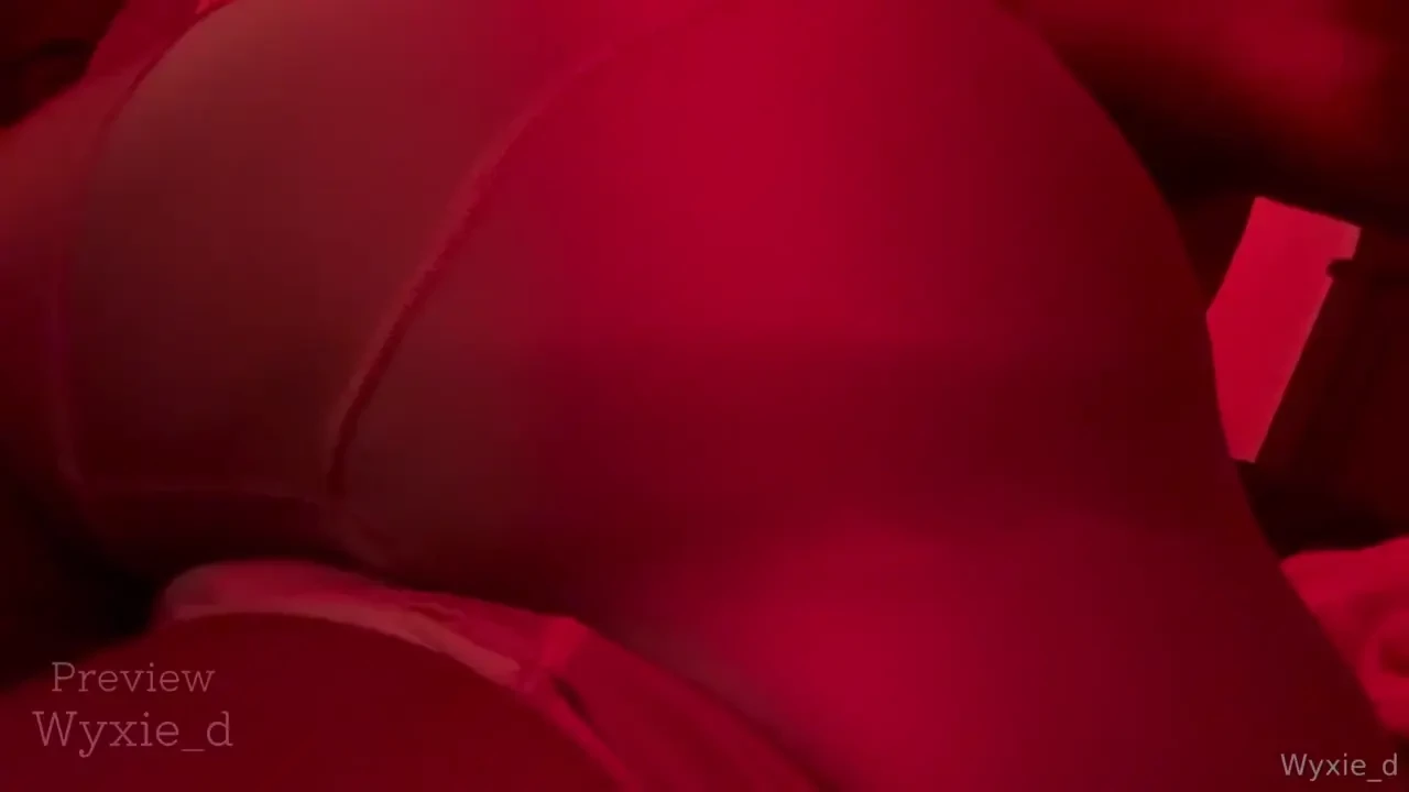 The tiny gym cushion 8 minutes of huge long bubbly farts 