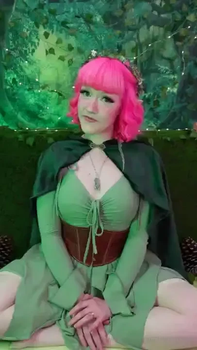 Mobile friendly forest elf roleplay where i can change the size of 