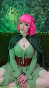 Mobile friendly forest elf roleplay where i can change the size of