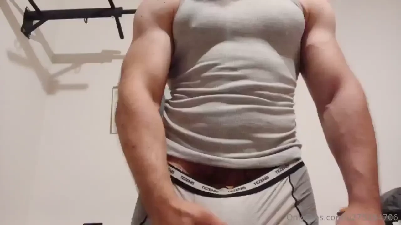 Another short bulge tease with a little hint on what s going on under 