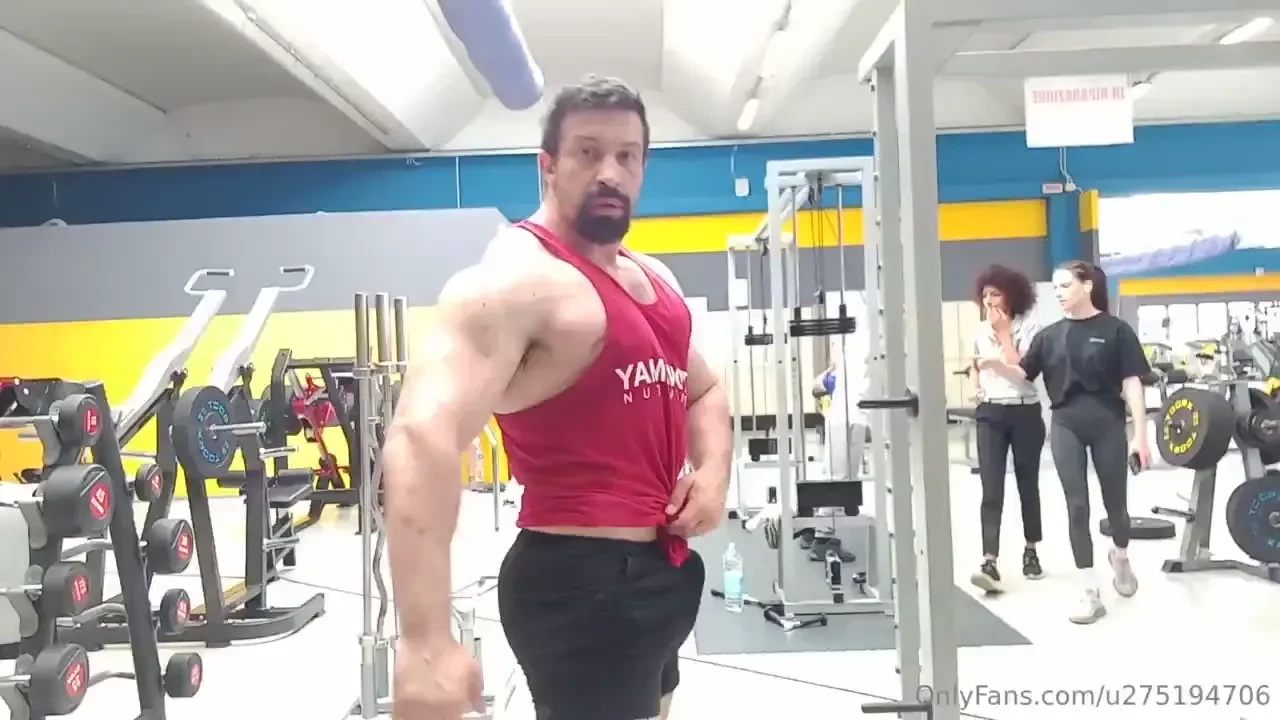 Some gym pose for my coach unfortunately my bulge is now visible 