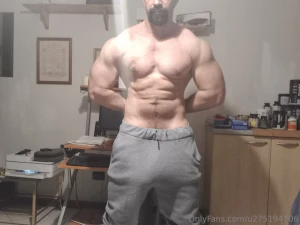 My biggest pants so far is doing well to hide it a bit part 3