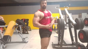 u275194706 - Some gym posing and showing 