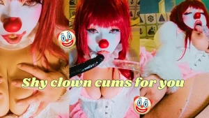 Free for clown-club subscribers 10 min solo video with shy newcummer -