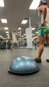 Booty legs workout try it at the gym if you wanna get your booty part 3