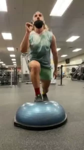 Booty legs workout try it at the gym if you wanna get your booty part 1