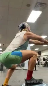 Booty legs workout try it at the gym if you wanna get your booty