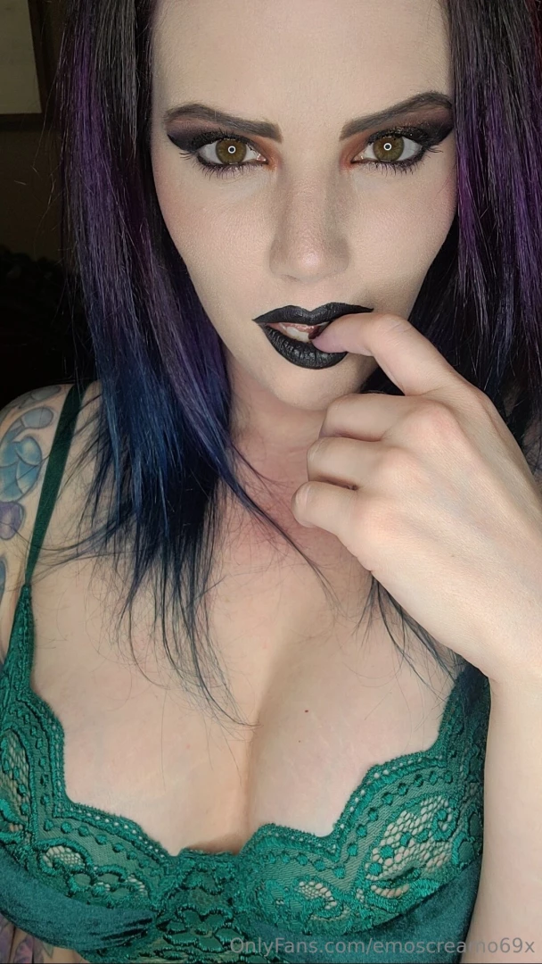 Cum get naughty with me vip still has slots open for 3 on your first 