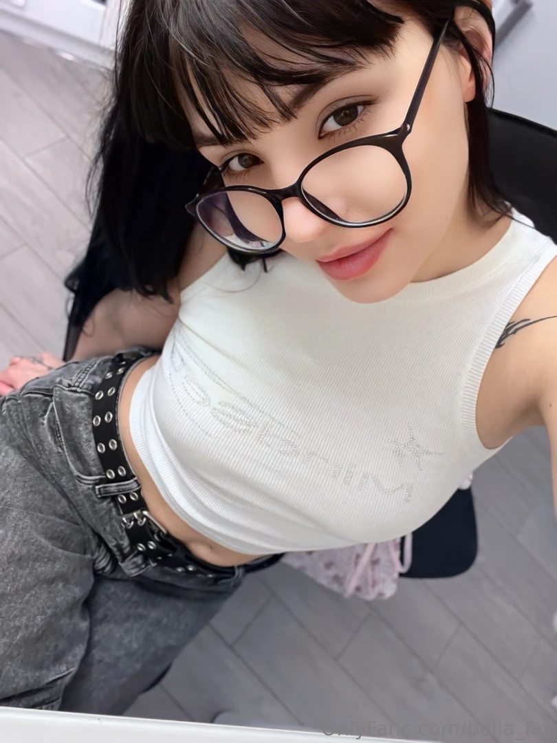 What s the first thought that comes to mind when you look at me let me 