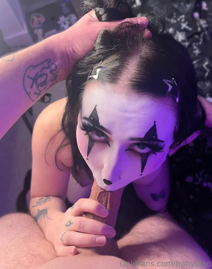 Check your dms for some clown porn 