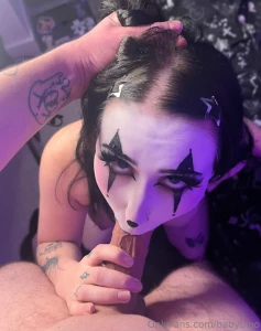 Check your dms for some clown porn