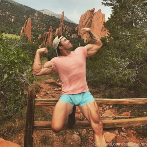 What would you do if this was in front of you tell me