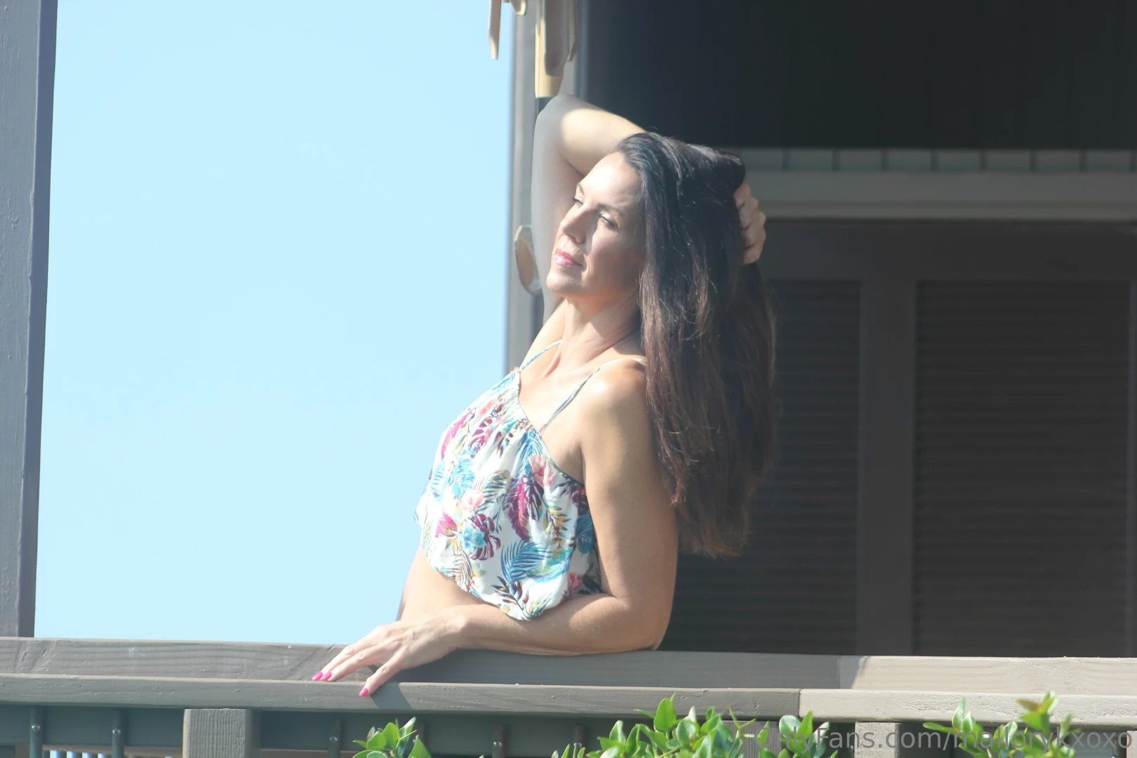 Good morning sunshine would you like to wake up in paradise with me 