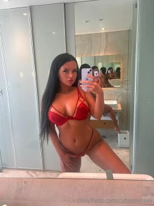 Who like me in red