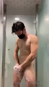 Meeet me in the showers in 10