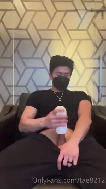 Why am i always out here doin this public shit ima die of a heart 