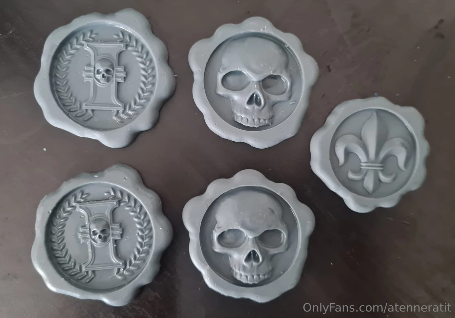 All my 40k fans i will be selling these purity seals for 12 a piece 