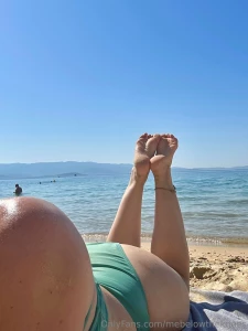 Love getting sun on my buns and my cute little feet