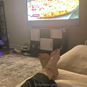 Really in the mood for pizza tonight wanna share a pie with me