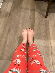 I know it s not christmas anymore but i love these pants what do you