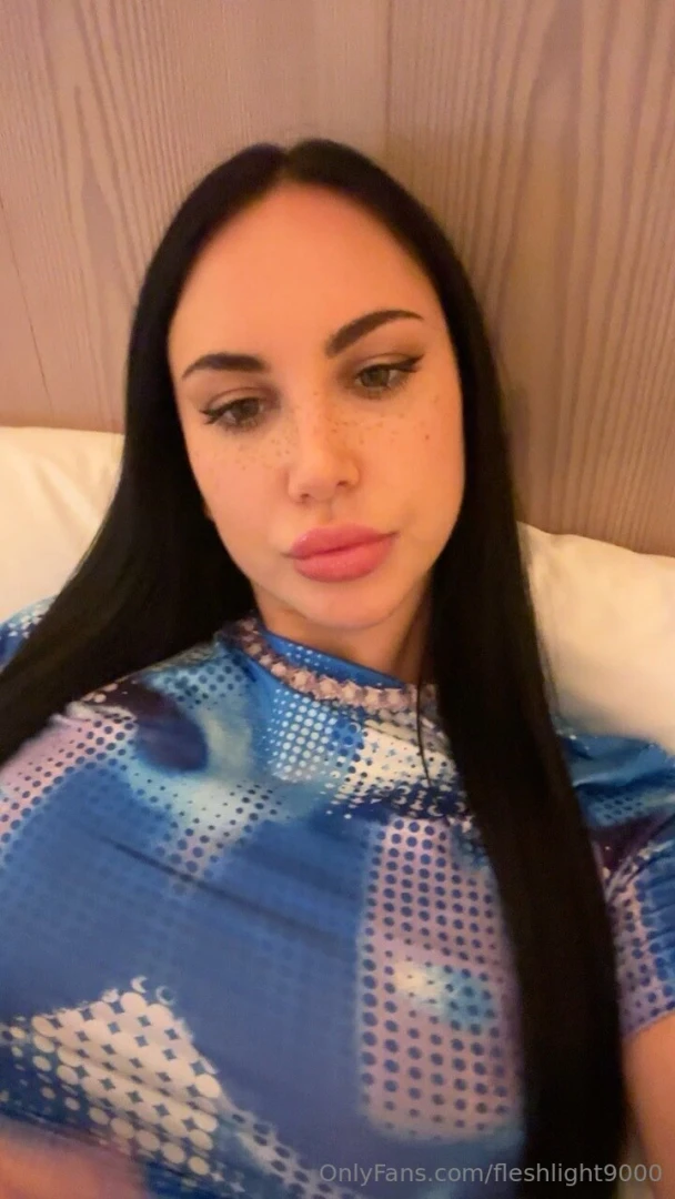 I wanna be kissed all over will you do that for me babe 