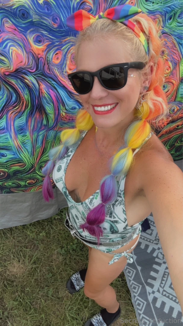 Happy friday part 2037 