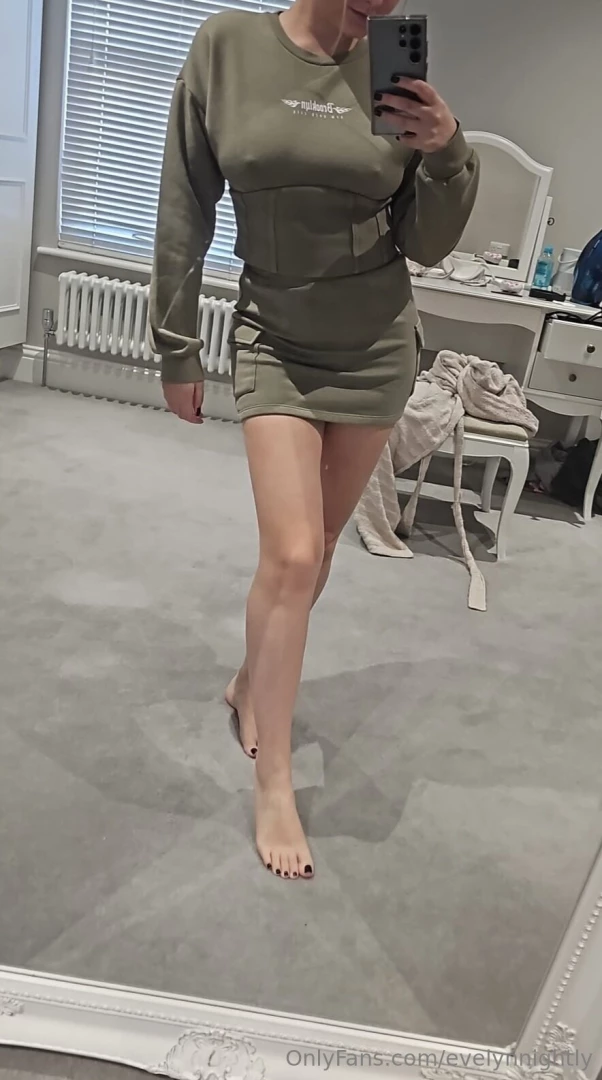 Short skirt or pokies what do you prefer to see 